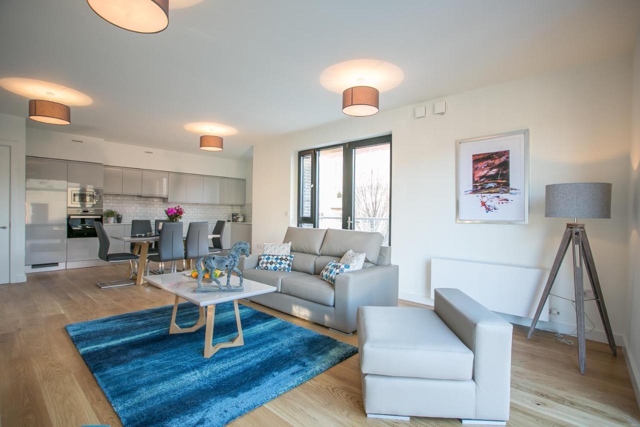 Grand Canal Square Apartments Дублин Экстерьер фото