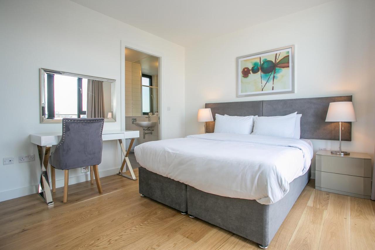 Grand Canal Square Apartments Дублин Экстерьер фото