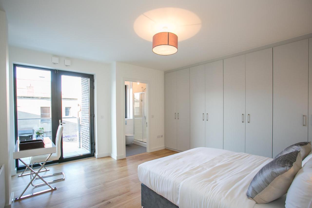 Grand Canal Square Apartments Дублин Экстерьер фото