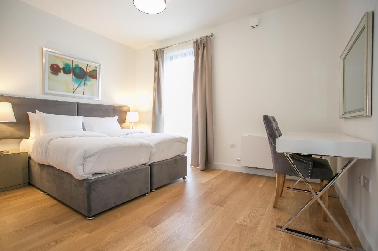 Grand Canal Square Apartments Дублин Экстерьер фото