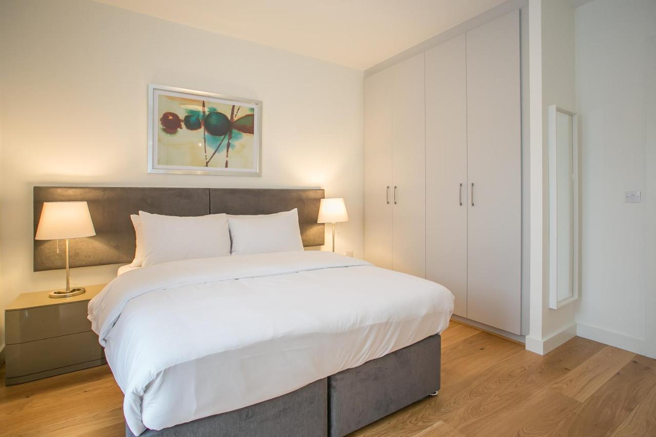 Grand Canal Square Apartments Дублин Экстерьер фото