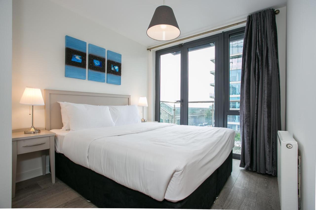 Grand Canal Square Apartments Дублин Экстерьер фото