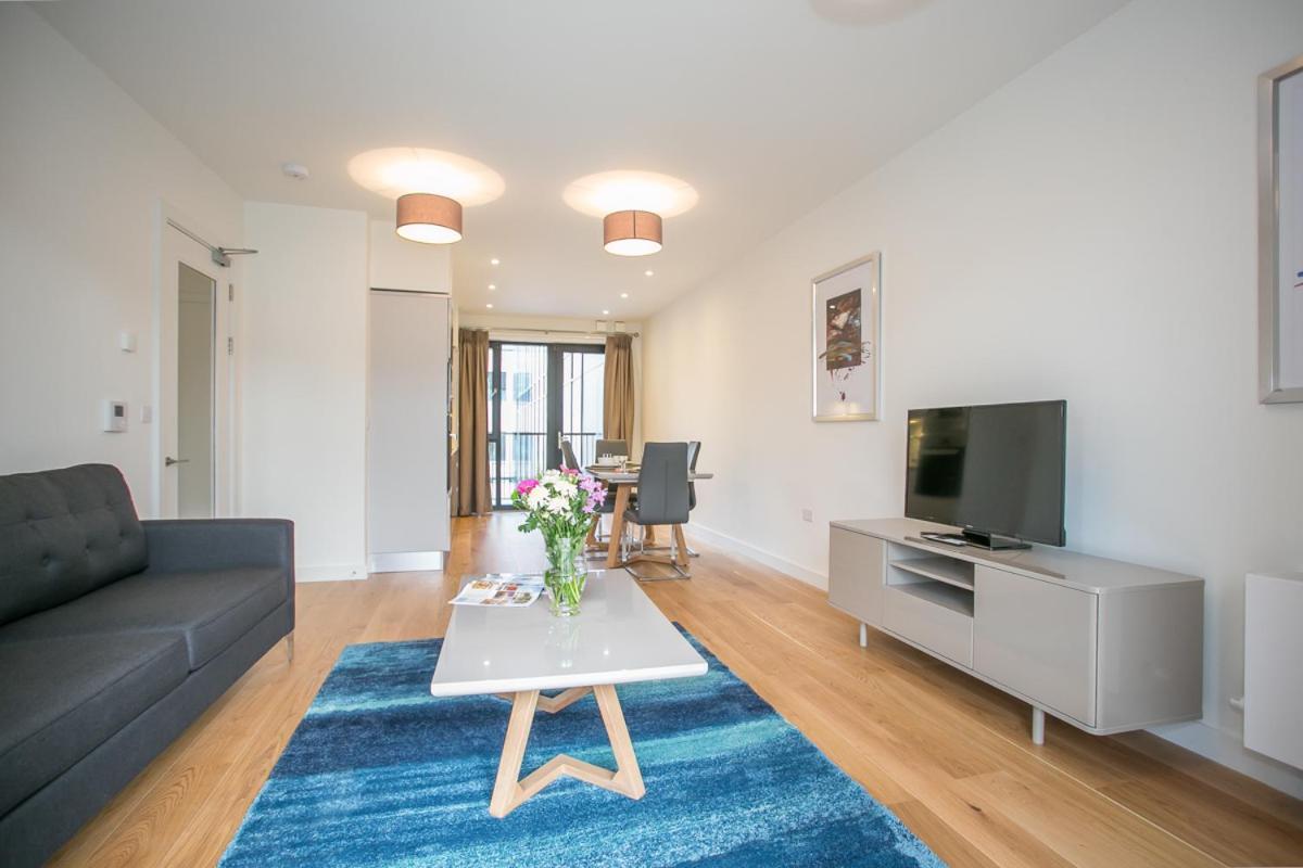 Grand Canal Square Apartments Дублин Экстерьер фото