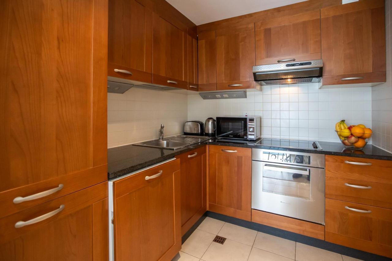 Grand Canal Square Apartments Дублин Экстерьер фото