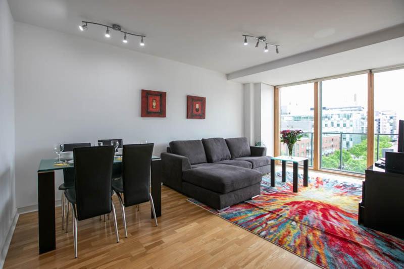Grand Canal Square Apartments Дублин Экстерьер фото