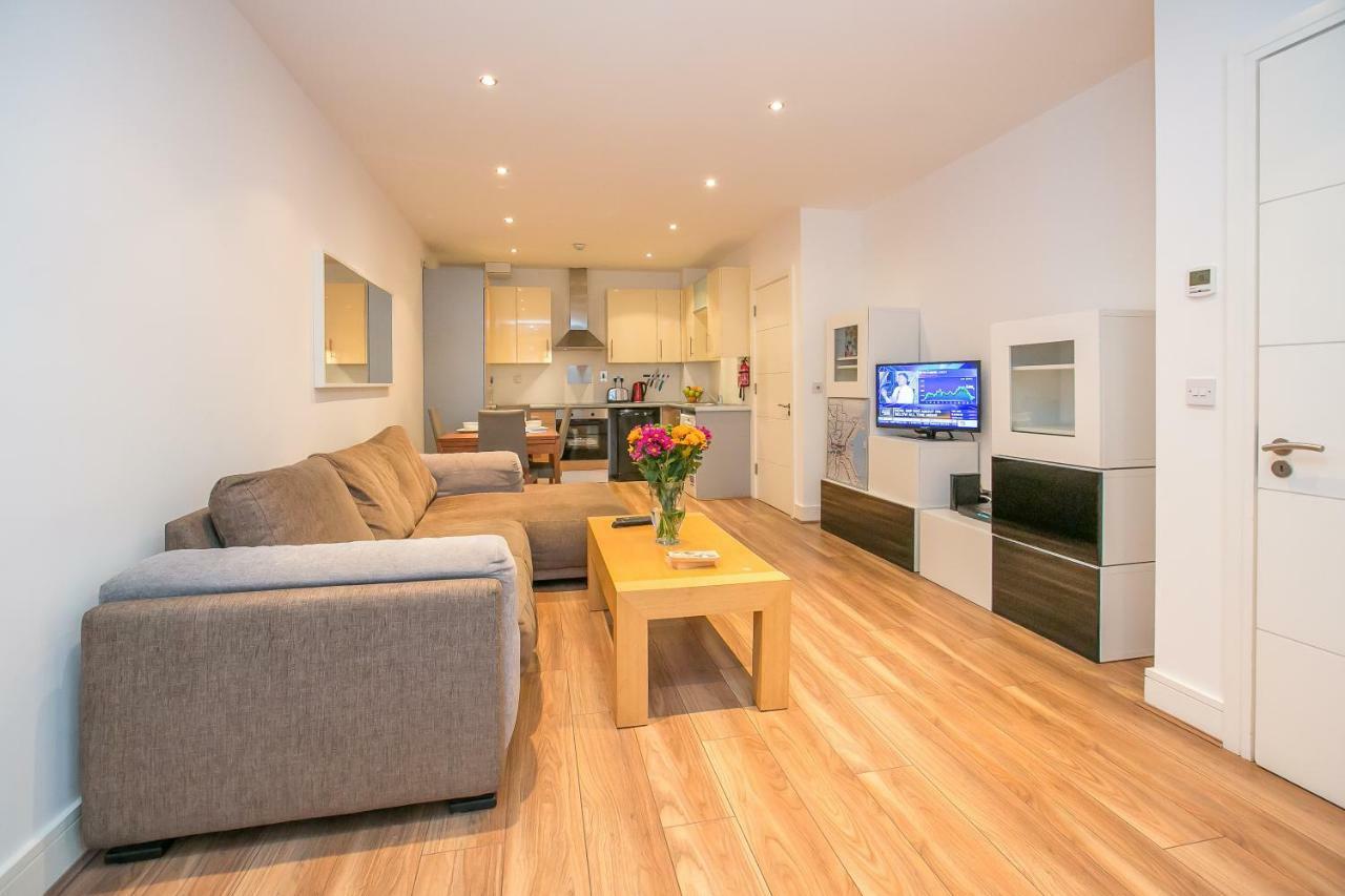 Grand Canal Square Apartments Дублин Экстерьер фото