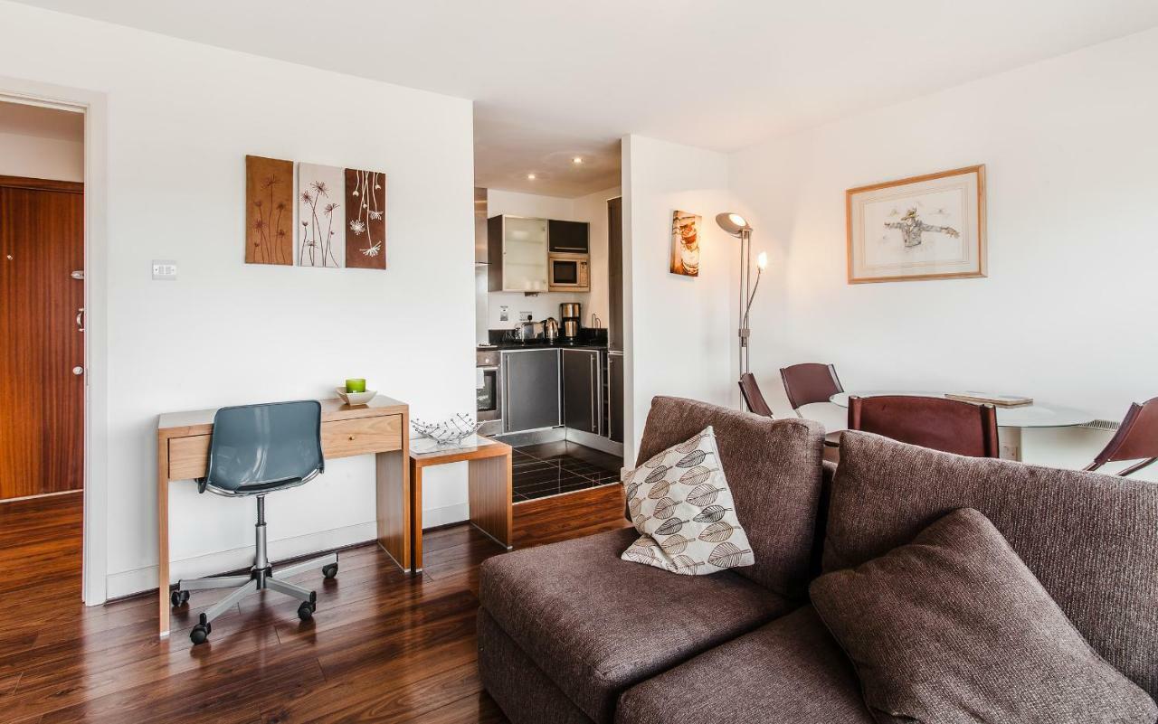 Grand Canal Square Apartments Дублин Экстерьер фото