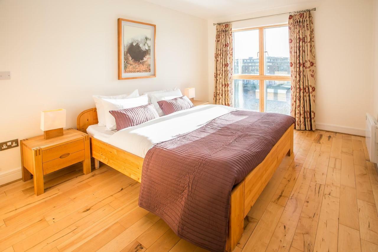 Grand Canal Square Apartments Дублин Экстерьер фото