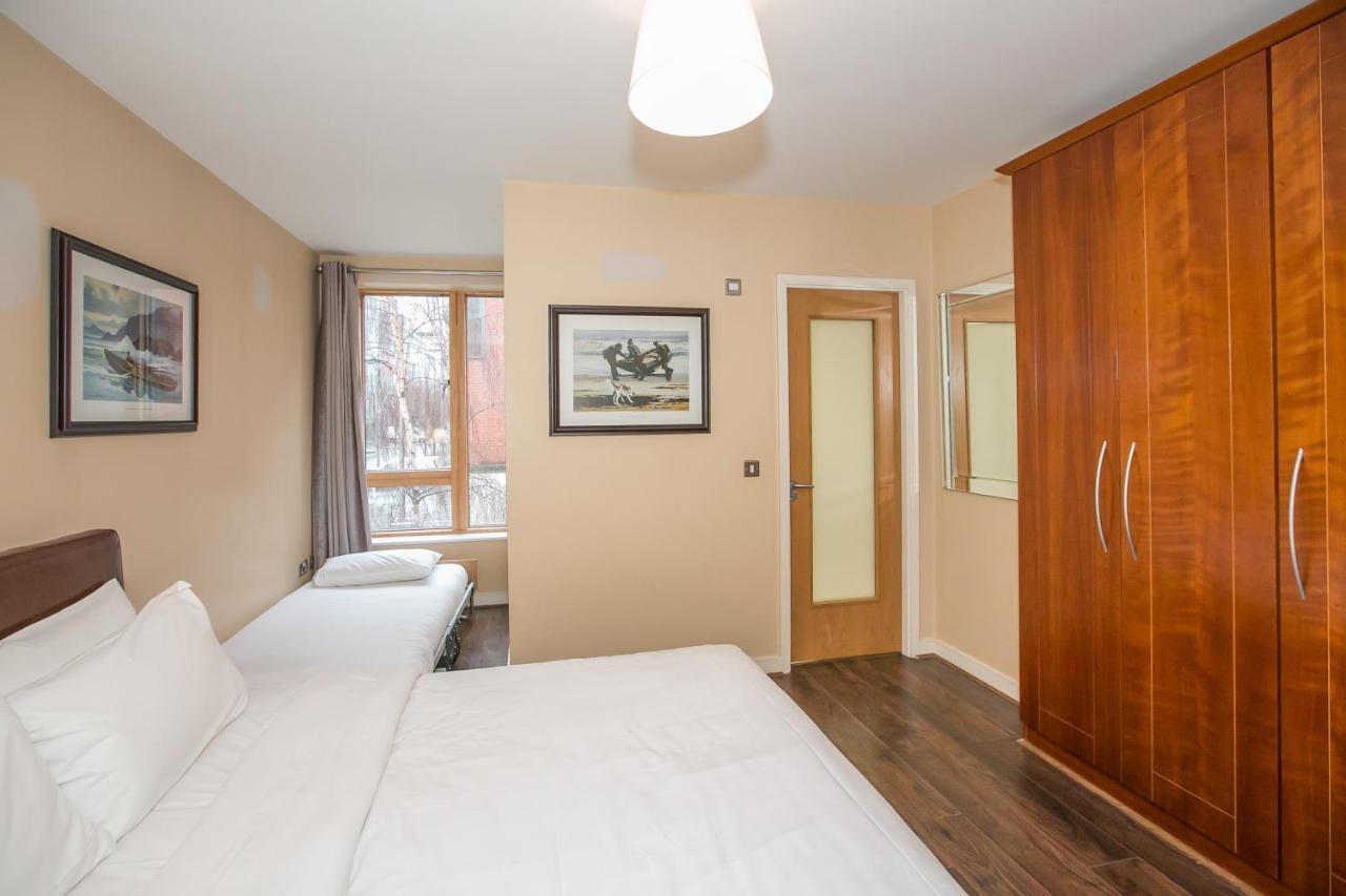 Grand Canal Square Apartments Дублин Экстерьер фото