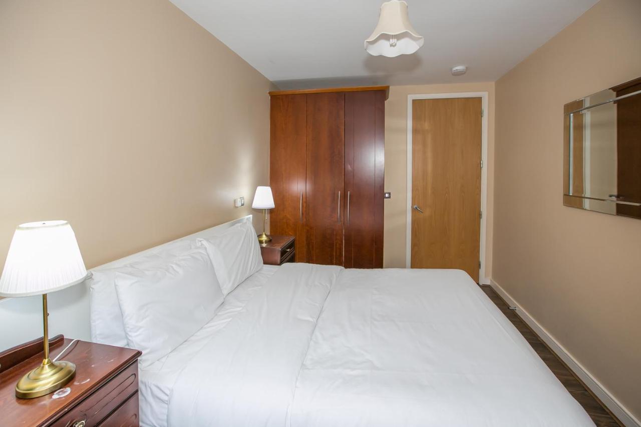 Grand Canal Square Apartments Дублин Экстерьер фото