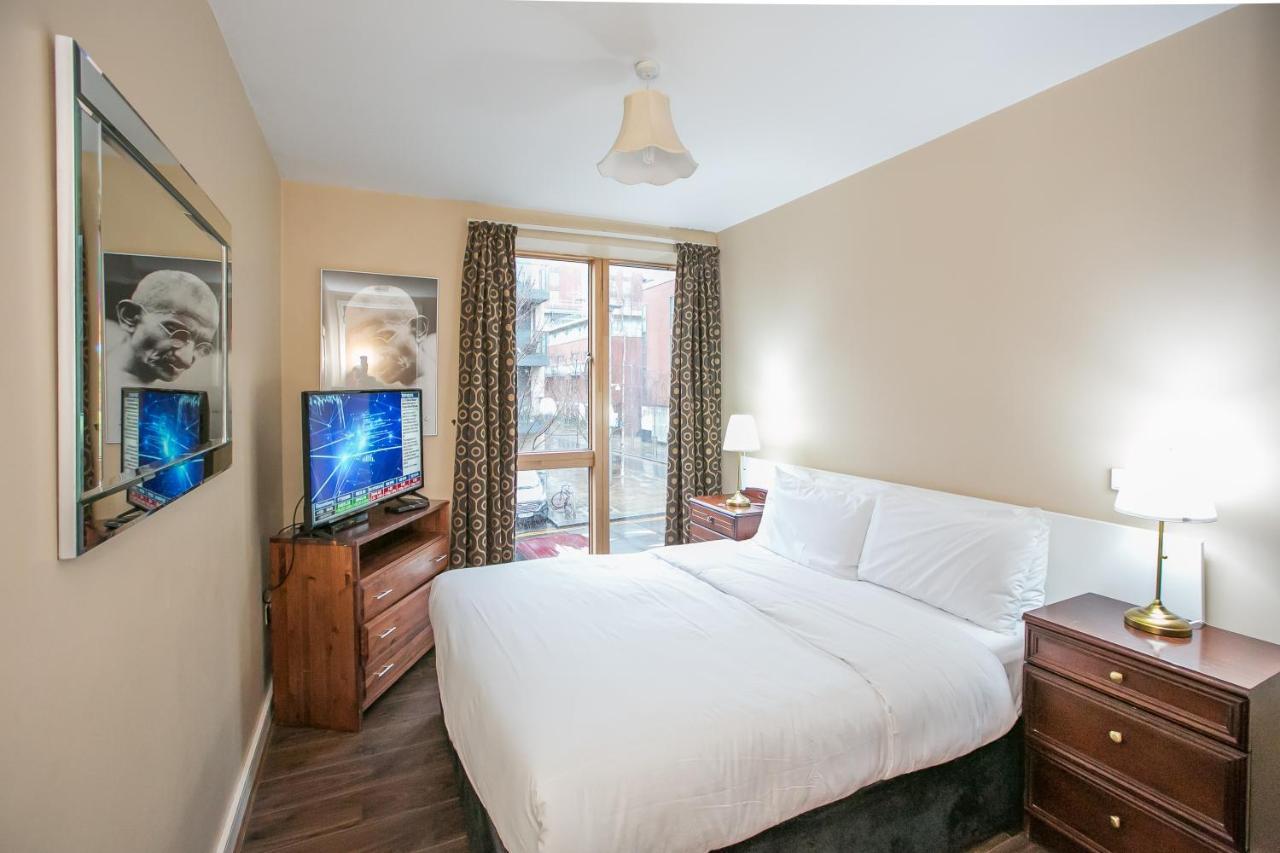 Grand Canal Square Apartments Дублин Экстерьер фото