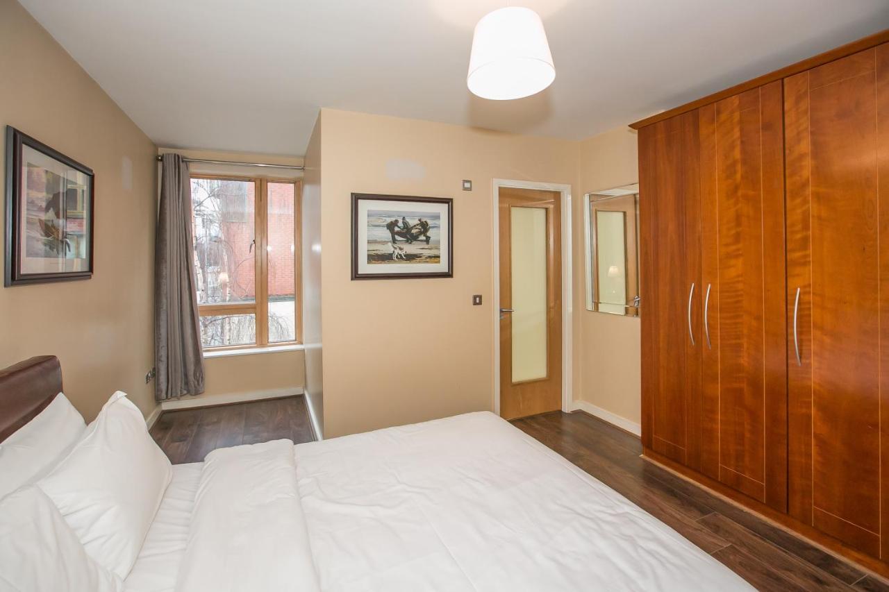 Grand Canal Square Apartments Дублин Экстерьер фото