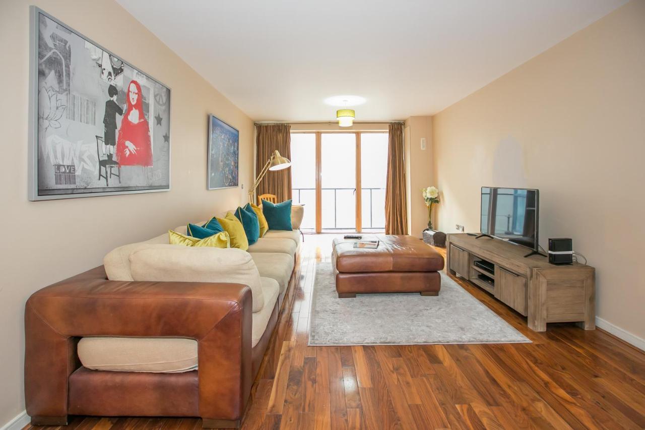 Grand Canal Square Apartments Дублин Экстерьер фото