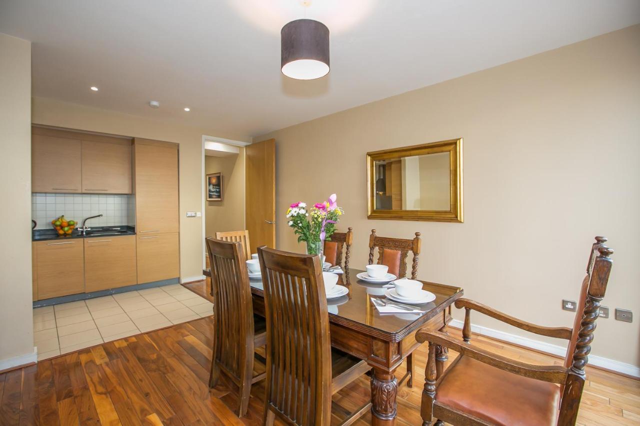 Grand Canal Square Apartments Дублин Экстерьер фото